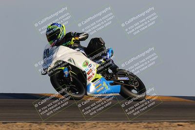 media/Dec-04-2022-CVMA (Sun) [[e38ca9e4fc]]/Race 12 500 Supersport-350 Supersport/